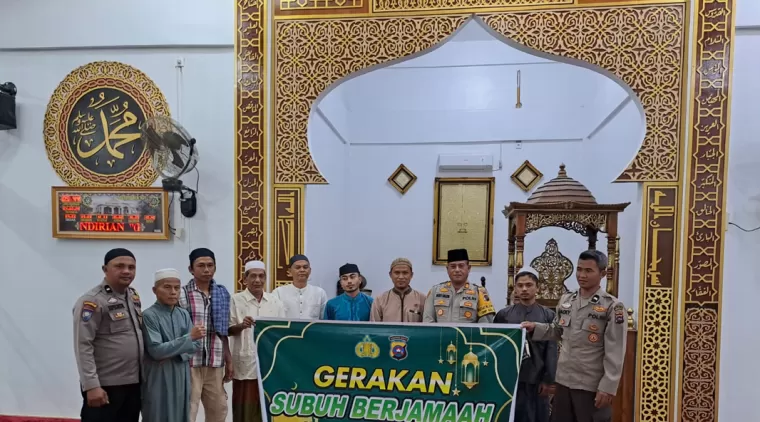 Polsek Sungai Rumbai Gencarkan Gerakan Sholat Subuh Berjamaah di Masjid Ar-Rahman