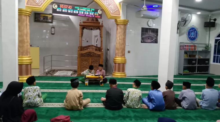 Santri MDA Nurul Jannah Ikuti Didikan Subuh