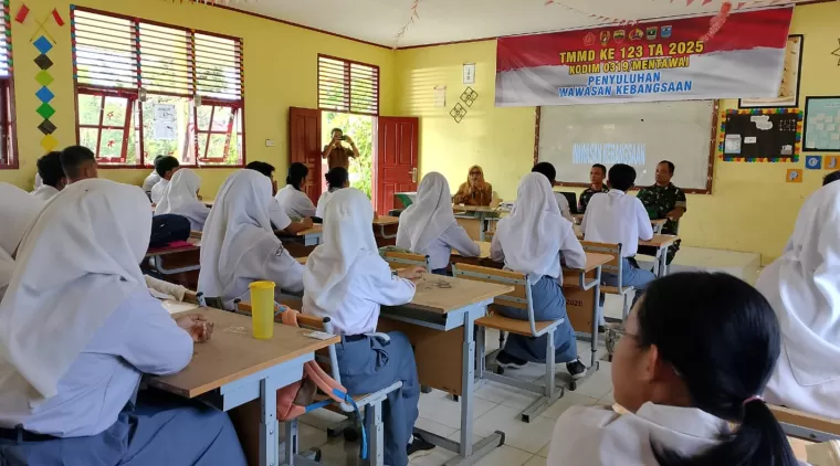 Satgas TMMD ke 123 Sosialisasikan Wawasan Kebangsaan Kepada Siswa-siswi Mentawai