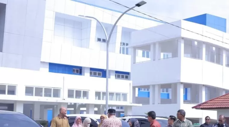 Gedung RSUD Serambi Madinah Kota Solok yang rencananya akan diresmikan Menteri Kesehatan RI, Senin 17 Februari 2025