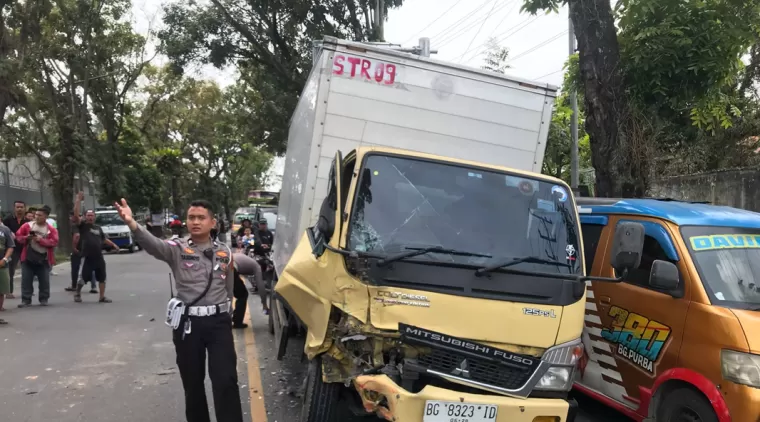 Tabrakan Beruntun di Jalan Medan, Lima Orang Terluka Ini penjelasan Kasat Lantas Polres Siantar