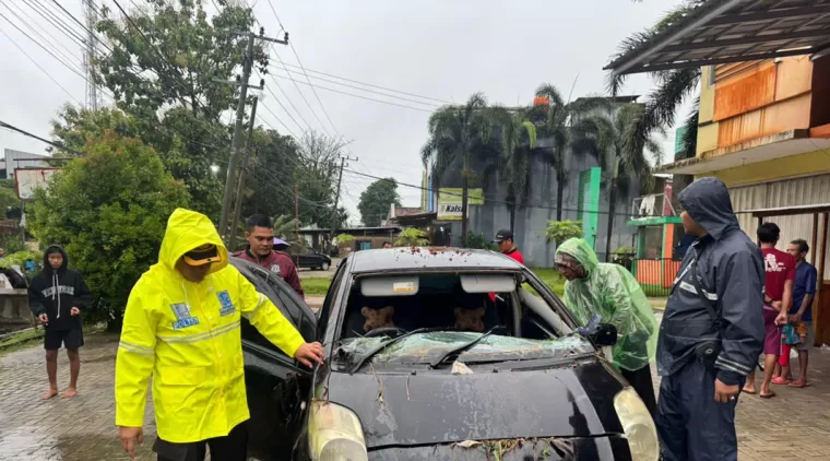 Warga Bandar Lampung Tewas Terseret Banjir, Terjebak dalam Mobil hingga Masuk Drainase