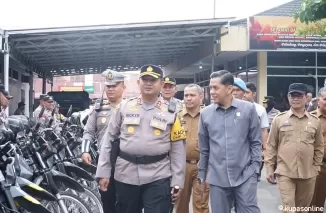 Ketua DPRD Payakumbuh Wirman Putra Dt. Rajo Mantiko Alam ketika menyatakan dukungan penuh terhadap Ops Singgalang, usai menghadiri apel gelar Pasukan di Mapolres Payakumbuh, Senin 10 Februari 2025.