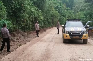 Pastikan Keamanan & Kelancaran, Kapolsek Wonosobo Terus Pantau Jalan Blok Reg 39