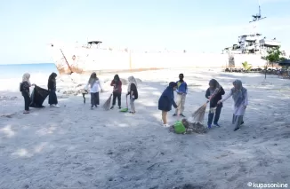 sesudut kegiatan GSM di Pantai Pariaman.