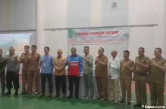 Foto Bersama Pada Kegiatan Konsultasi Publik