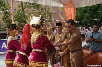 Pj Wali Kota Sonny Apresiasi Prestasi dan Kreativitas Siswa SMAN 2 Padang Panjang dalam HUT ke-27