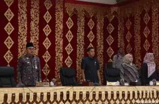 Pj. Walikota Payakumbuh Suprayitno. ketika menghadiri rapat paripurna DPRD kota Payakumbuh dengan agenda pengumuman pasangan walikota dan wakil walikota terpilih hasil Pilkada 2024, Minggu 9 Februari 2025.