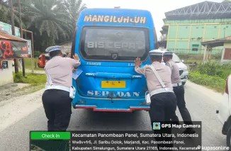 Polri Hadir untuk Masyarakat, Satlantas Polres Simalungun Sigap Bantu Bus Mogok dan Gelar Operasi Keselamatan Toba 2025