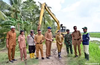 Revitalisasi Tanggul Pascabanjir, Pemkab dan BBWS Mesuji Sekampung Turunkan Alat Berat