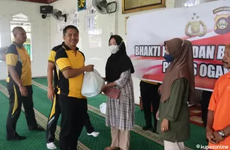 Secara Serentak, Jajaran Polres Ogan Ilir dan Polsek Laksanakan Bakti Sosial Pembersihan Masjid Sambut Ramadhan 1446 H