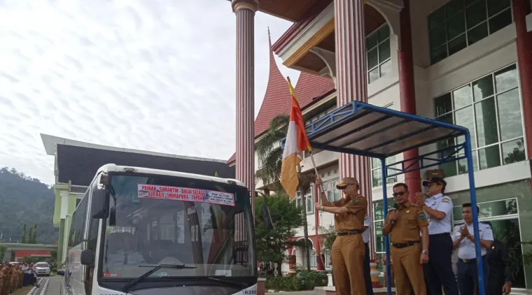 Apel Gabungan Perdana, Bupati Hendrajoni: ASN Pessel Harus Disiplin dan Rajin Kerja!