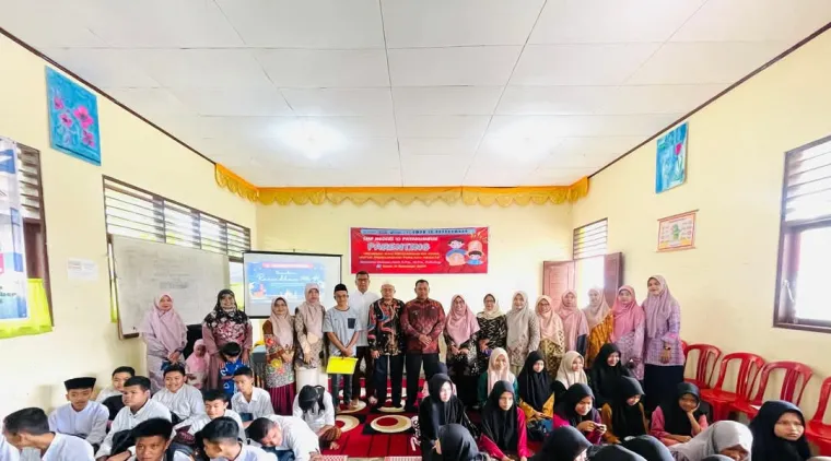 Berkinerja Terbaik Selama 2 Tahun, Kepsek SMPN 10 Jalankan Program Pesantren Ramadhan dengan Motto Give Up.