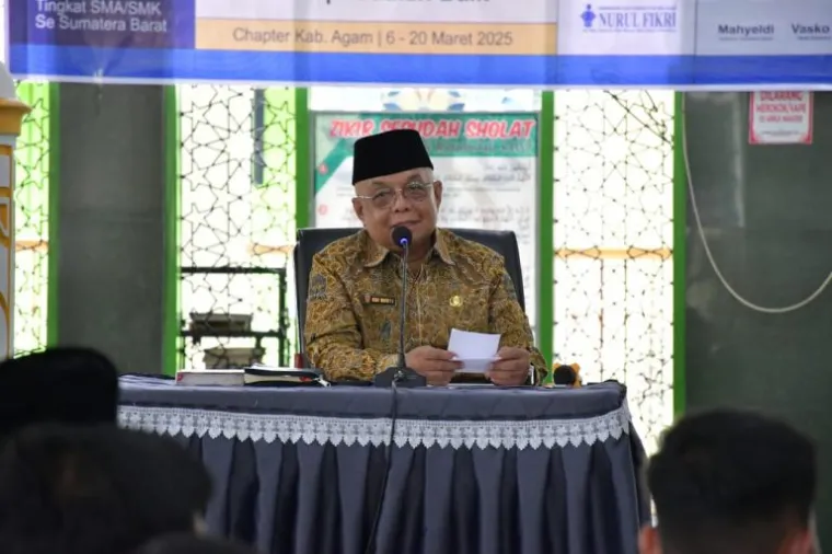 Sekdakab Agam, Drs. H. Edi Busti, M.Si resmi membuka Pesantren Ramadan Unggulan tingkat SMA/SMK