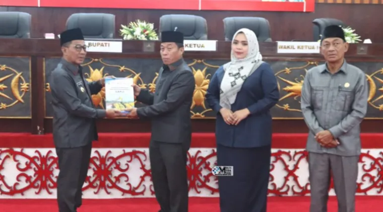 Bupati Mura Hadiri Rapat Paripurna Ke-4, DPRD Murung Raya, Bahas Tiga Raperda dan LKPJ Tahun 2024