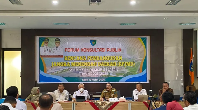 Bupati Pessel Hendrajoni Hadiri Forum Konsultasi Publik RPJMD Pesisir Selatan 2025-2029