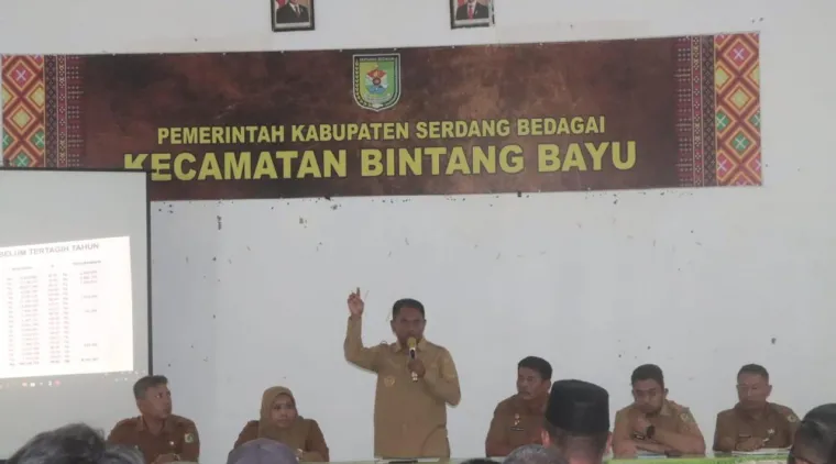 Bupati Sergai Sosialisasikan Kebijakan Daerah dan Strategi Peningkatan PBB-P2 2025 di Kecamatan Bintang Bayu