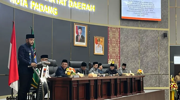 DPRD Kota Padang Gelar Paripurna Serah Terima Jabatan Walikota dan Sambutan Perdana