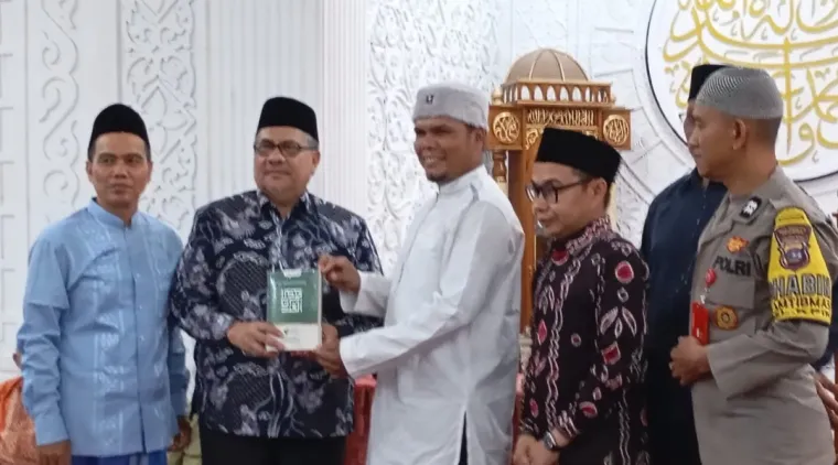 Ketua DPRD Sumbar Muhidi Ajak Jamaah Perkuat Interaksi dengan Al-Qur'an