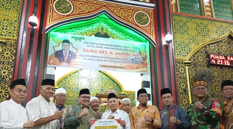 Meraih Keberkahan Lailatul Qadar, Ketua DPRD Sumbar Ajak Umat Perbanyak Ibadah dan Sedekah