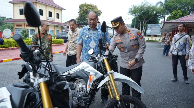 Pemkab Asahan Serahkan Bantuan Hibah 4 Unit Sepeda Motor kepada Polres Asahan