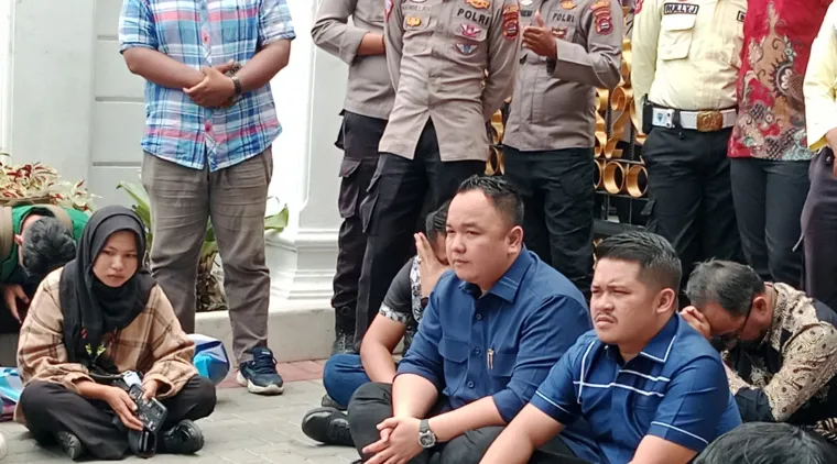 Pimpinan DPRD Sumbar Terima Demonstran Tolak Revisi UU TNI