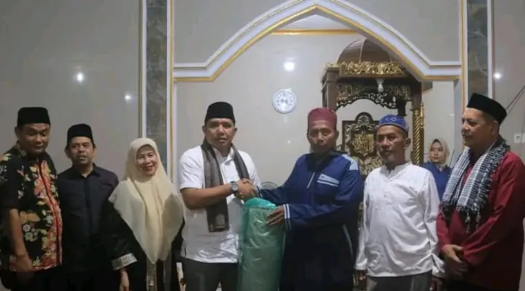 Safari Ramadhan Hari Kedua, Wabup Dharmasraya Gelar Buka Puasa dan Tarawih di Kurnia Selatan