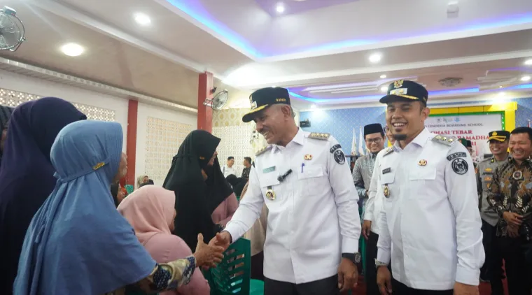 Bupati  dan Wakil bupati Limapuluh Kota Safni-Rito mengunjungi ICBS guna menghadiri penyerahan bantuan Sembako dari ICBS Harau untuk 1200 masyarakat di kawasan Lembah Harau, Rabu, 19 Maret 2025.