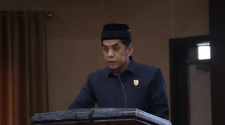 Ketua DPRD kota Payakumbuh Wirman Putra Dt. Rajo Mantiko Alam menyampaikan apresiasi kepada Pemko Payakumbuh di aula Ngalau Indah Balaikota Payakumbuh, Selasa 11 Maret 2025.