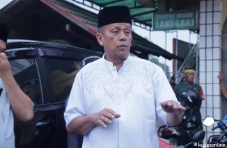 Wakil walikota Payakumbuh Elzadaswarman, usai melaksanakan sholat subuh berjemaah di masjid Mujahadah, kelurahan Sawahpadang Aua Kuniang, Kamis 13 Maret 2025.