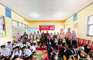 Berkinerja Terbaik Selama 2 Tahun, Kepsek SMPN 10 Jalankan Program Pesantren Ramadhan dengan Motto Give Up.