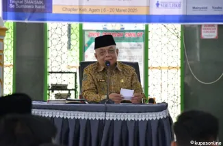 Sekdakab Agam, Drs. H. Edi Busti, M.Si resmi membuka Pesantren Ramadan Unggulan tingkat SMA/SMK