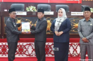 Bupati Mura Hadiri Rapat Paripurna Ke-4, DPRD Murung Raya, Bahas Tiga Raperda dan LKPJ Tahun 2024