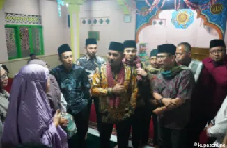 Bupati kabupaten Limapuluh Kota Safni Sikumbang, perintahkan kepala dinas PUPR dan dinas Pendidikan dan Kebudayaan bekerja sungguh-sungguh dan memperhatikan aspirasi warga, Sabtu 8 Maret 2025.