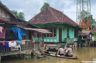 Gerak Cepat Kapolsek Tanjung Batu Berikan Bantuan Warga terdampak Banjir