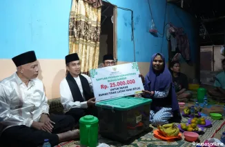 Janda Tangguh di Lubuk Alung Terima Bantuan Bedah Rumah dari Gubernur Sumbar