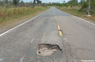 Kerusakan Jalan Lintas Barat Bintan Ancam Keselamatan Pengendara