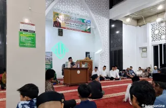 Ketua DPRD Sumbar Gelar Safari Ramadan di Masjid As-Sakinah, Sampaikan Keutamaan Al-Qur'an