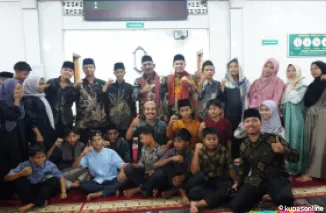 Bupati Safni Sikumbang didampingi wakil bupati Ahlul Badrito Resha menyambangi mesjid Baiturrahman, nagari Sariak Laweh, kecamatan Akabiluru, Jum'at,  7 Maret 2025.