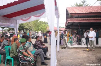 Walikota Payakumbuh Zulmaeta diwakili Sekda Payakumbuh Rida Ananda, dalam sambutannya menggelar operasi pasar dan GPM atau serba murah di Pasar Padang Kaduduak, kecamatan Payakumbuh Utara, Kamis 6 Maret 2025.