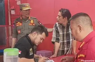 Razia warubg kelambu oleh Satpol PP Bukittinggi