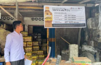 Satreskrim Polres Agam bersama Dinas Perindustrian, Perdagangan, dan Tenaga Kerja (Perindag-Naker) Kabupaten Agam melakukan inspeksi mendadak (sidak)