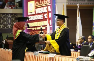 UNP Wisuda 1.685 Lulusan, Rektor Berpesan: "Ambil Risiko dan Hadapi Tantangan"