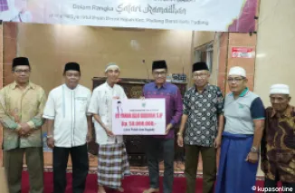 Wakil Ketua DPRD Sumbar Salurkan Bantuan untuk Masjid, Soroti Maraknya Tawuran di Padang