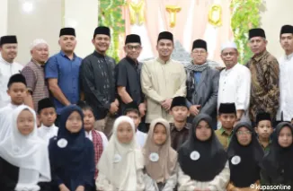 Wako Ramadhani Kirana Putra (tengah) dan Pejabat lainnya, bersama peserta MTQ MDTA.