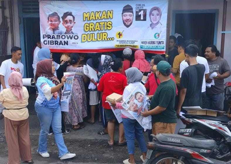 Foto Caleg Gerindra Dapil 3 Kab Blitar Niken dan Caleg RI Mahardika Bagikan Makanan dan Susu Gratis, Wujud Komitmen Kepedulian pada Masyarakat