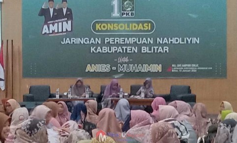 Foto Hadiri Konsolidasi JPN Pasangan Amin di Blitar, Gus Tamim : Kekuatan Ibu-ibu Jangan Diremehkan