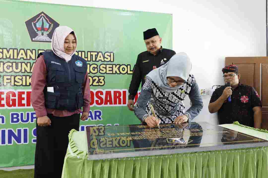 Foto Resmikan Rehabilitasi Gedung SDN Bendosari 01, Bupati Blitar : Semoga Bermanfaat Untuk Generasi Masa Depan Menuju Indonesia Maju