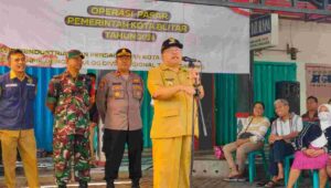 Foto Pemkot Blitar Bersama Bulog Gelar Operasi Pasar Beras SPHP untuk Masyarakat