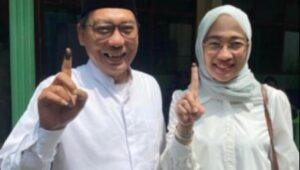 Foto Mencoblos di Blitar, Anggota DPR RI dari PKB Anggia Erma Rini Optimis AMIN Meraup Suara Mendekati 50 Persen